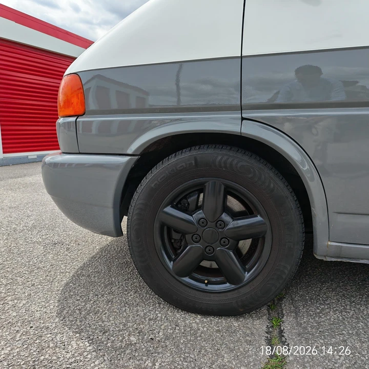 2002 Volkswagen EuroVan - Image 11 of 31