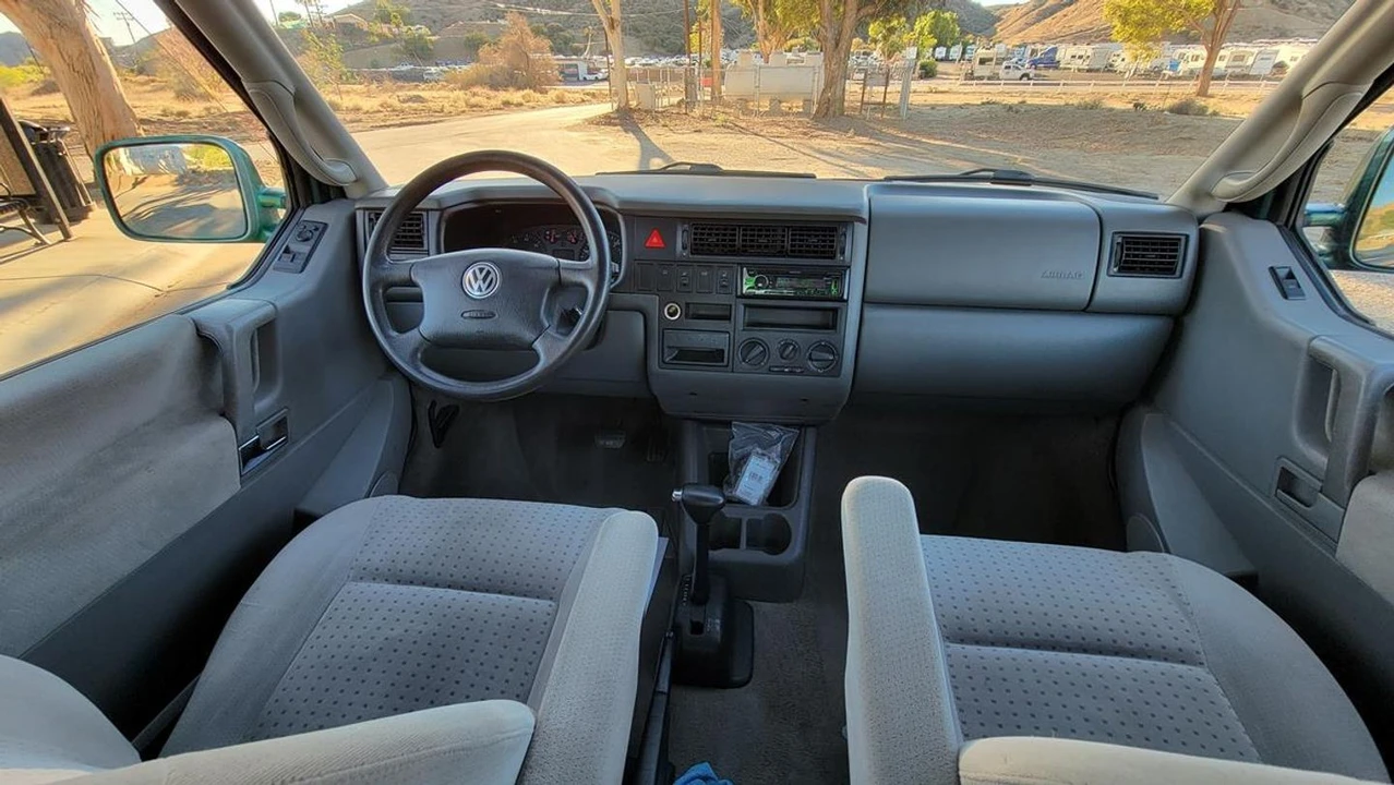 2002 Volkswagen EuroVan - Image 10 of 21