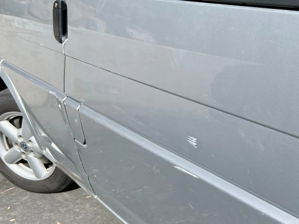 2002 Volkswagen EuroVan - Image 28 of 31