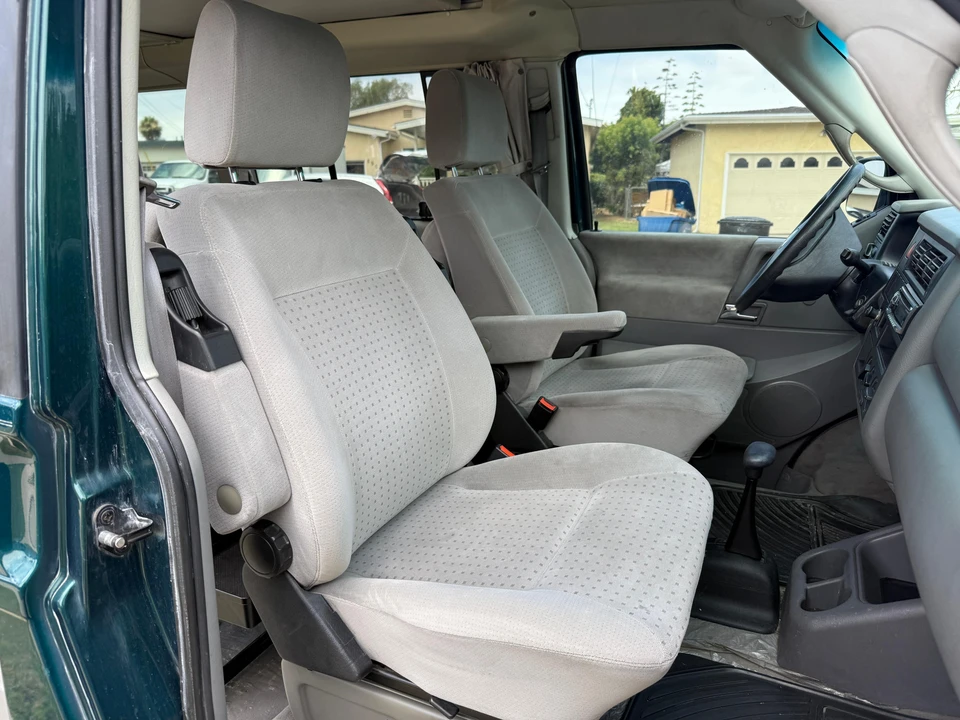 2002 Volkswagen EuroVan - Image 29 of 31