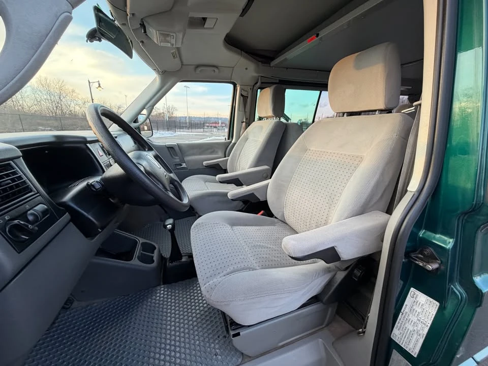 2002 Volkswagen EuroVan - Image 11 of 21