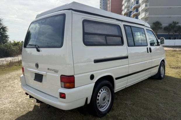 2002 Volkswagen EuroVan - Image 2 of 8
