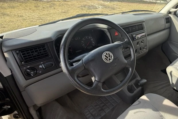 2002 Volkswagen EuroVan - Image 6 of 8