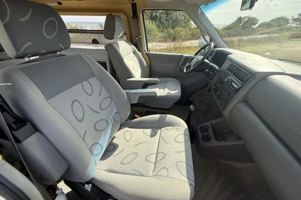 2002 Volkswagen EuroVan - Image 4 of 8