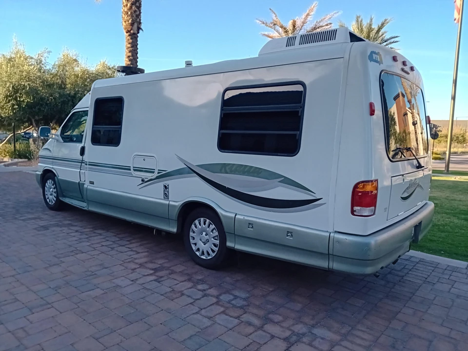 2002 Volkswagen EuroVan - Image 15 of 31