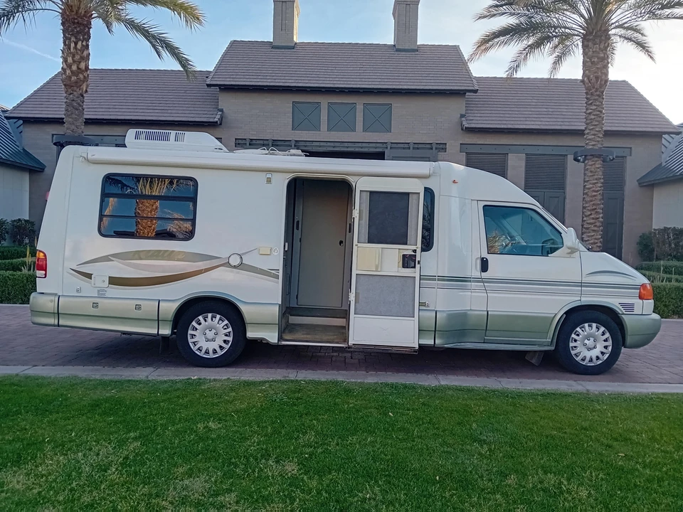 2002 Volkswagen EuroVan - Image 24 of 31