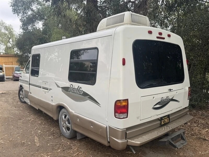 2002 Volkswagen EuroVan - Image 3 of 12