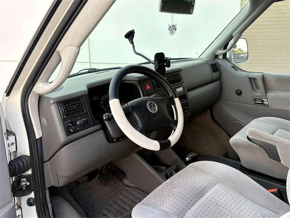 2002 Volkswagen EuroVan - Image 15 of 31