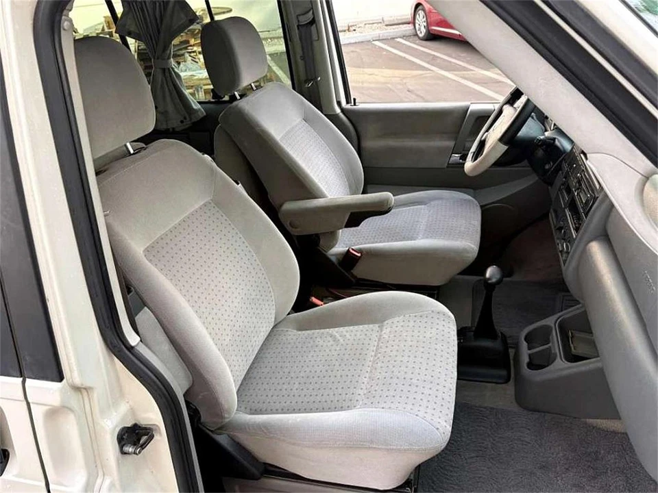 2002 Volkswagen EuroVan - Image 7 of 31