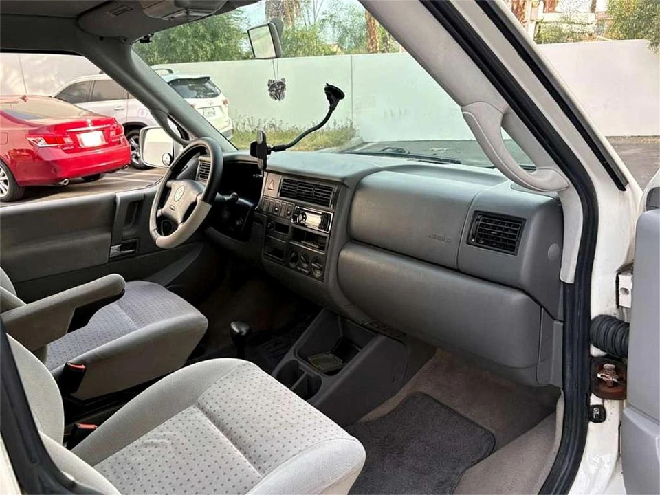 2002 Volkswagen EuroVan - Image 20 of 31