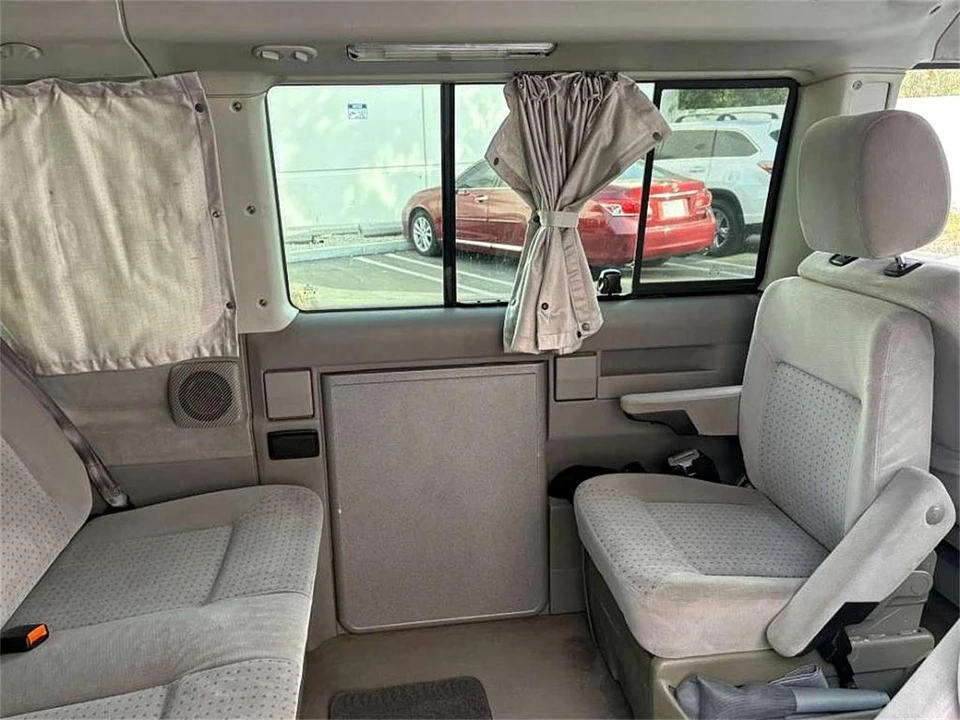 2002 Volkswagen EuroVan - Image 8 of 31