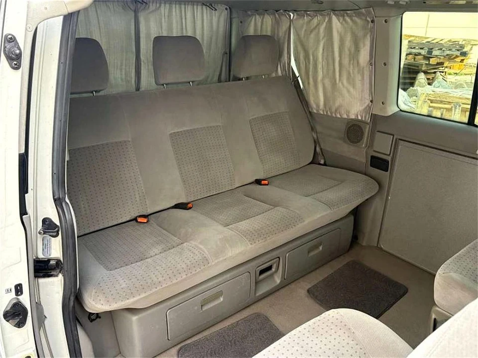 2002 Volkswagen EuroVan - Image 9 of 31