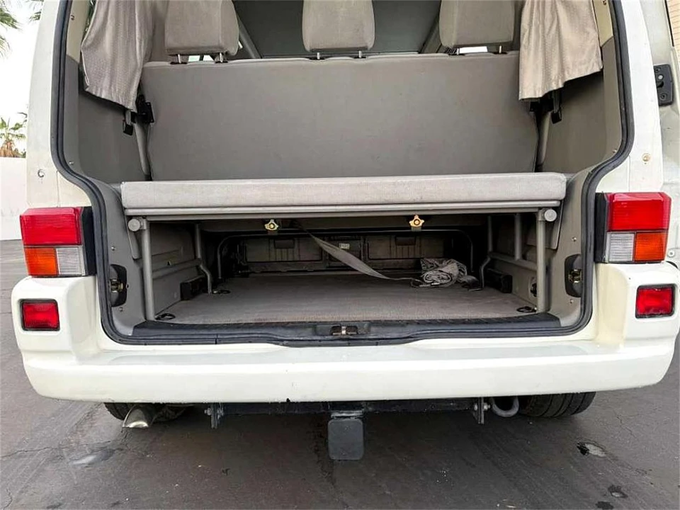 2002 Volkswagen EuroVan - Image 25 of 31
