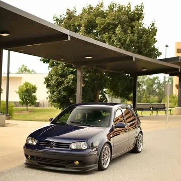 2002 Volkswagen Golf GLS Hatchback 4D