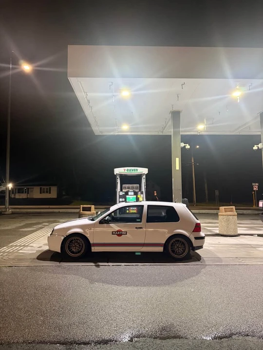 2002 Volkswagen GTI Mk4 - Image 2 of 12
