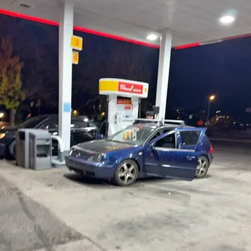 2002 Volkswagen GTI 1.8T Hatchback Coupe 2D