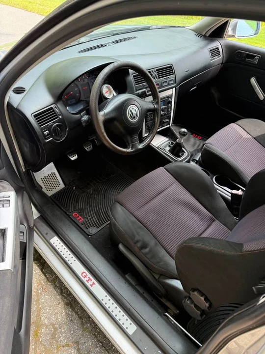 2002 Volkswagen GTI Mk4 - Image 9 of 17
