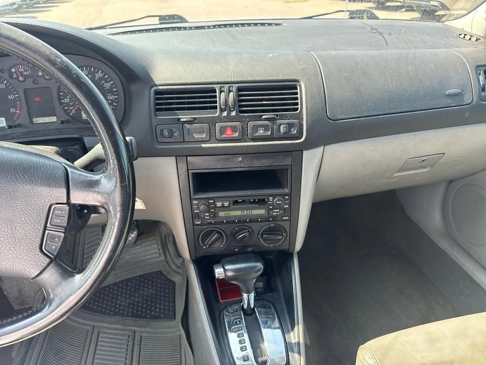 2002 Volkswagen A4 Jetta - Image 10 of 11