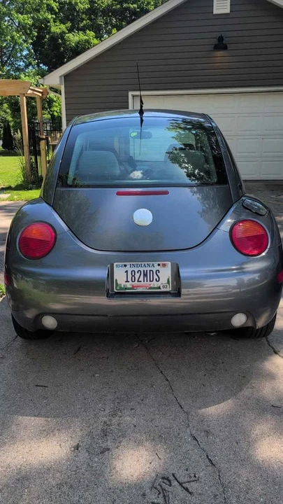2002 Volkswagen New Beetle - Image 5 of 9