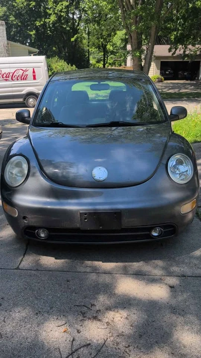 2002 Volkswagen New Beetle - Image 2 of 9