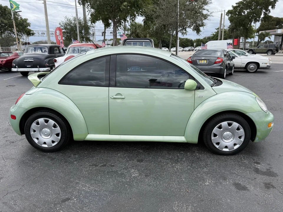 2002 Volkswagen New Beetle - Image 10 of 21