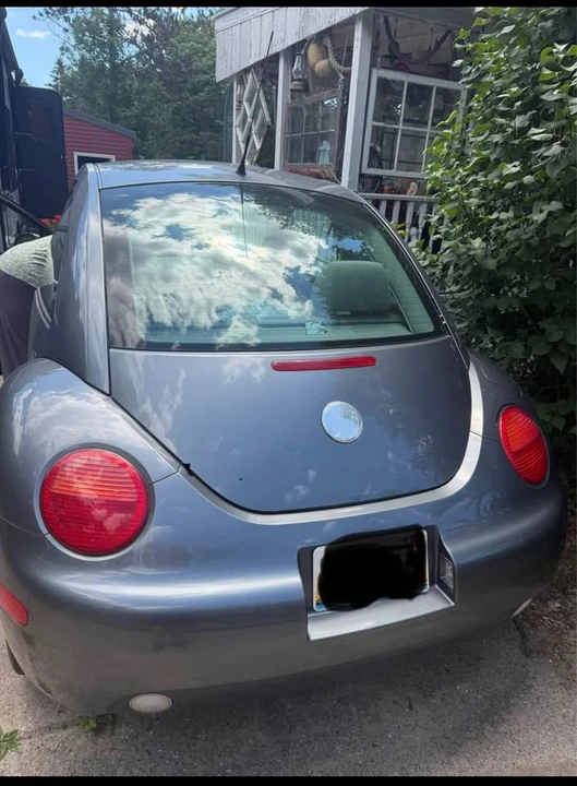 2002 Volkswagen New Beetle - Image 2 of 7