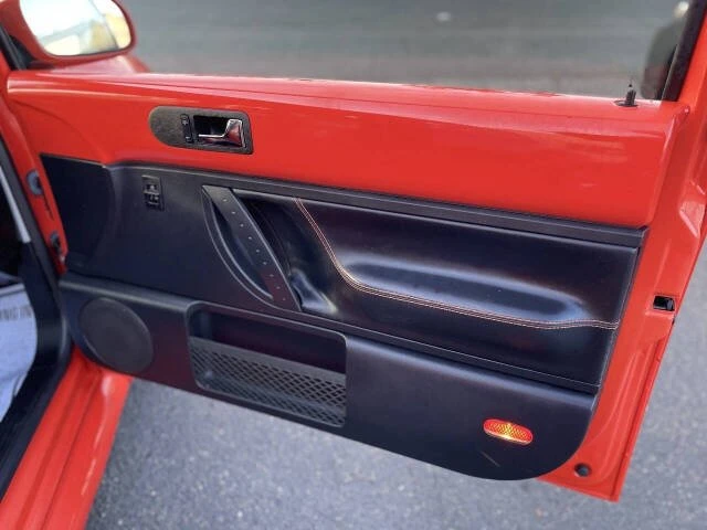 2002 Volkswagen New Beetle - Image 12 of 18