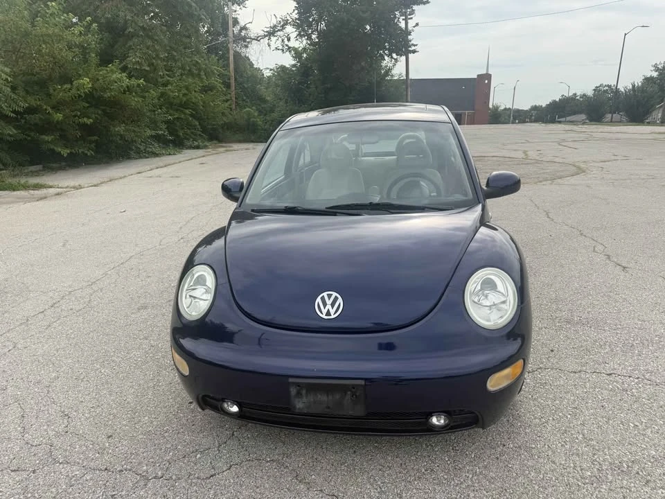 2002 Volkswagen New Beetle - Image 2 of 10