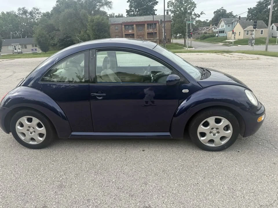 2002 Volkswagen New Beetle - Image 4 of 10