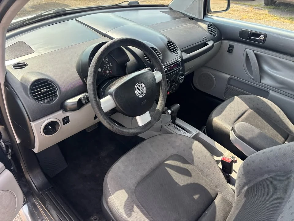 2002 Volkswagen New Beetle - Image 10 of 20