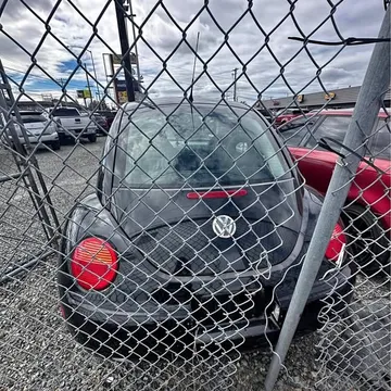 2002 Volkswagen New Beetle GLS Hatchback Coupe 2D