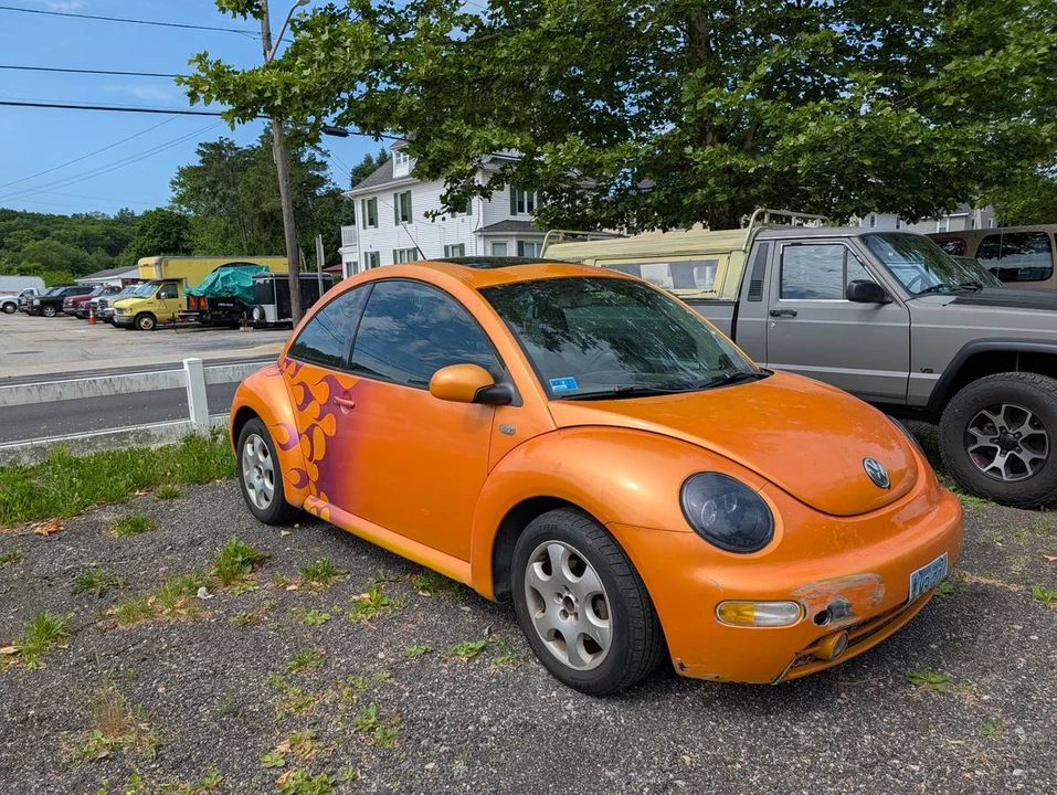 2002 Volkswagen New Beetle - Image 3 of 8