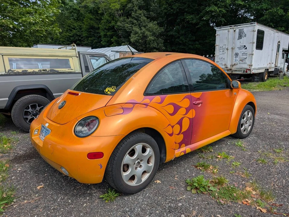 2002 Volkswagen New Beetle - Image 4 of 8