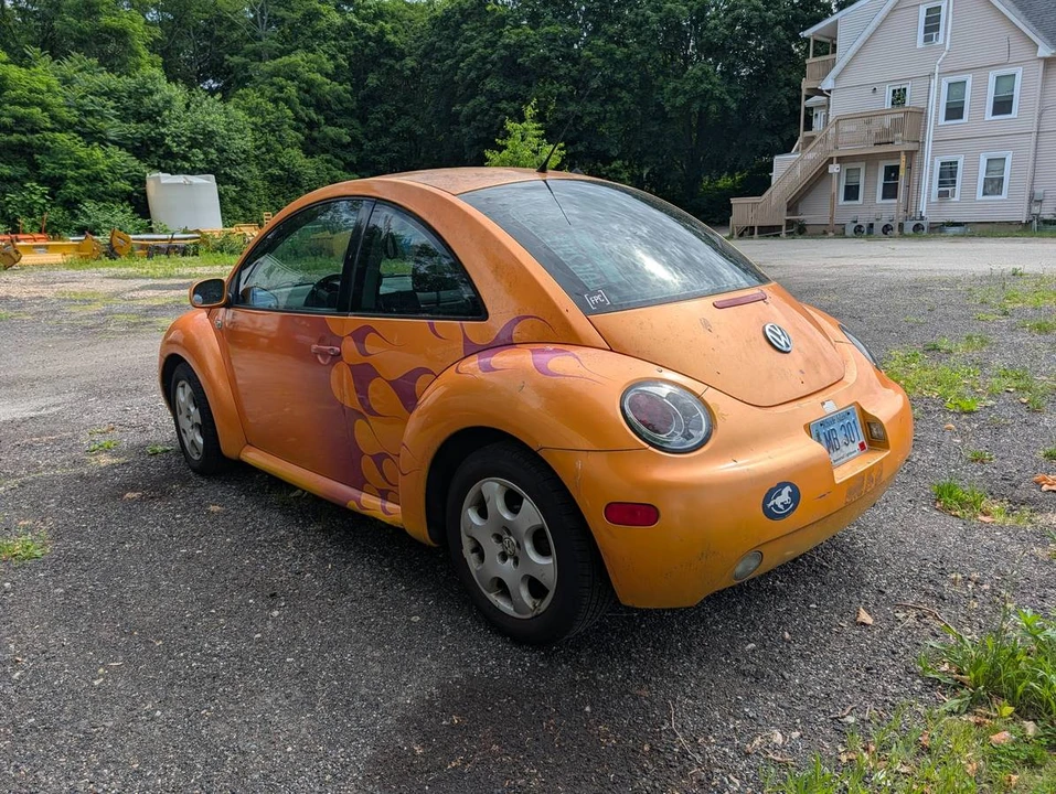 2002 Volkswagen New Beetle - Image 5 of 8