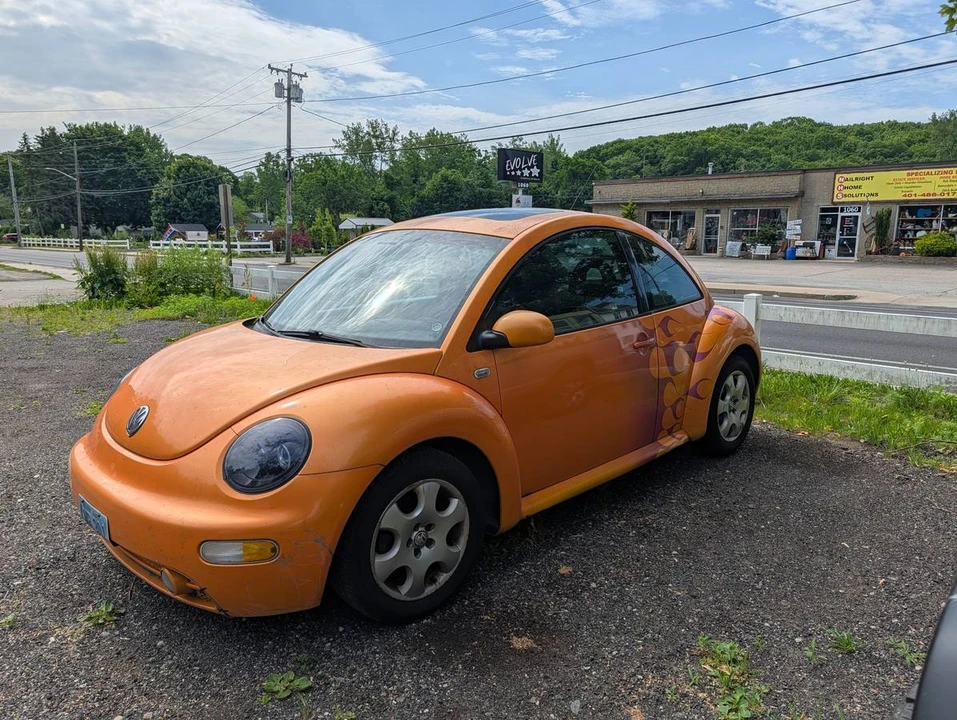 2002 Volkswagen New Beetle - Image 2 of 8