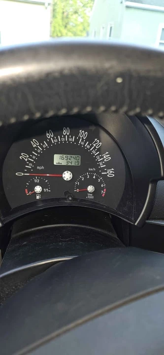 2002 Volkswagen New Beetle - Image 5 of 8