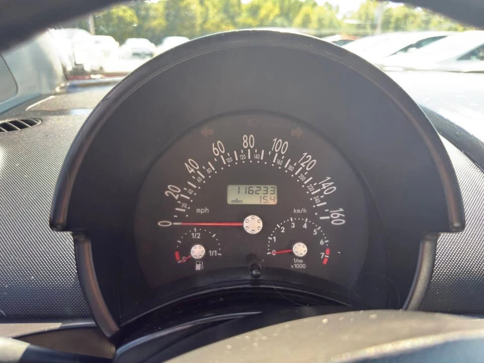 2002 Volkswagen New Beetle - Image 12 of 15