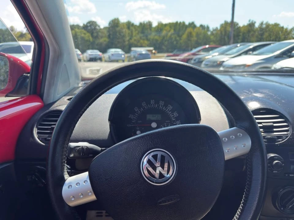 2002 Volkswagen New Beetle - Image 11 of 15