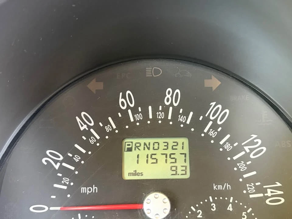 2002 Volkswagen New Beetle - Image 4 of 6