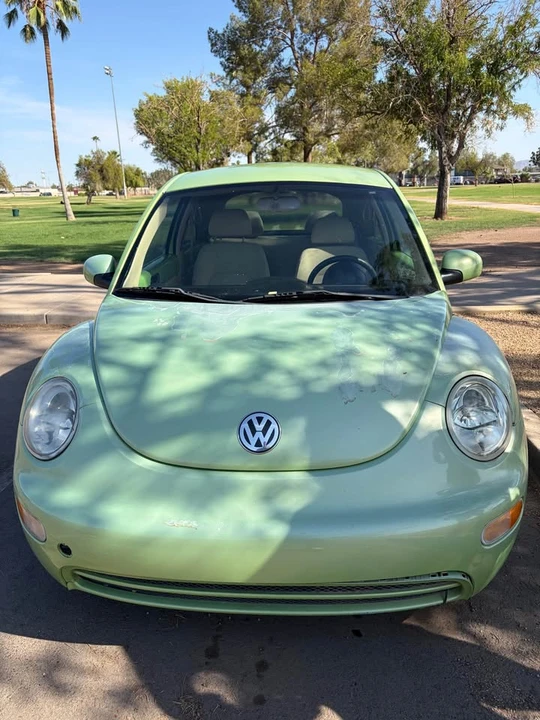2002 Volkswagen New Beetle - Image 2 of 6