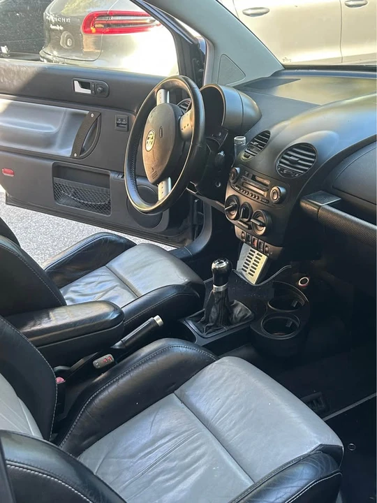 2002 Volkswagen New Beetle - Image 2 of 5