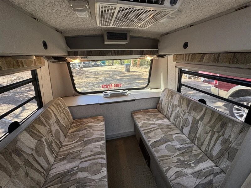 2002 Volkswagen EuroVan - Image 10 of 12