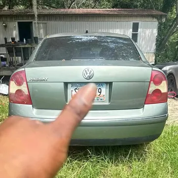 2002 Volkswagen Passat 1.8T S Sedan 4D