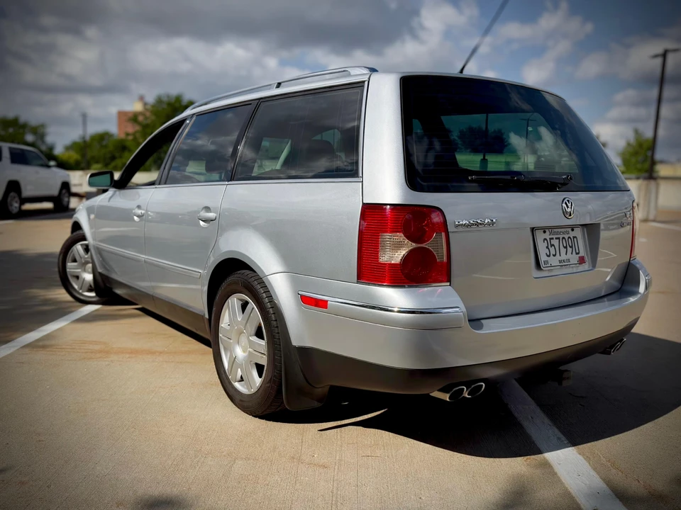 2002 Volkswagen Passat - Image 11 of 31