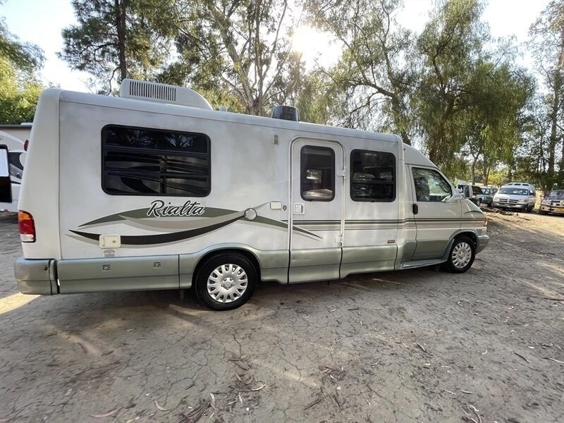 2002 Volkswagen EuroVan - Image 10 of 12