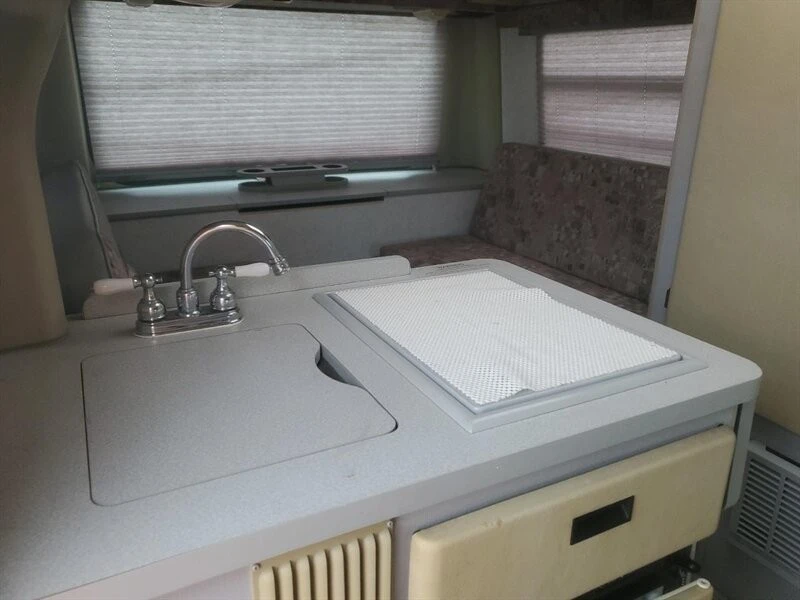 2002 Volkswagen EuroVan - Image 17 of 21