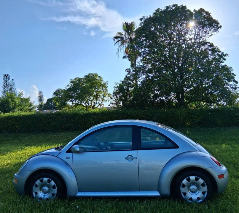 2002 Volkswagen New Beetle - Image 8 of 21