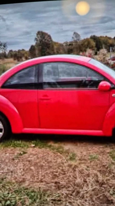 2002 Volkswagen New Beetle - Image 7 of 10