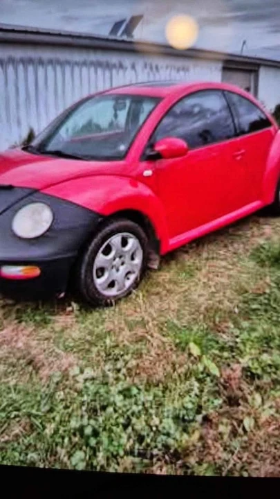 2002 Volkswagen New Beetle - Image 5 of 10