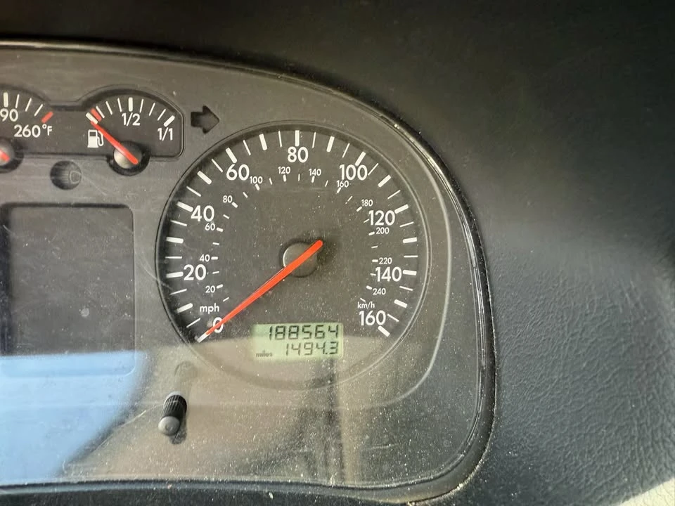 2002 Volkswagen GTI Mk4 - Image 4 of 10
